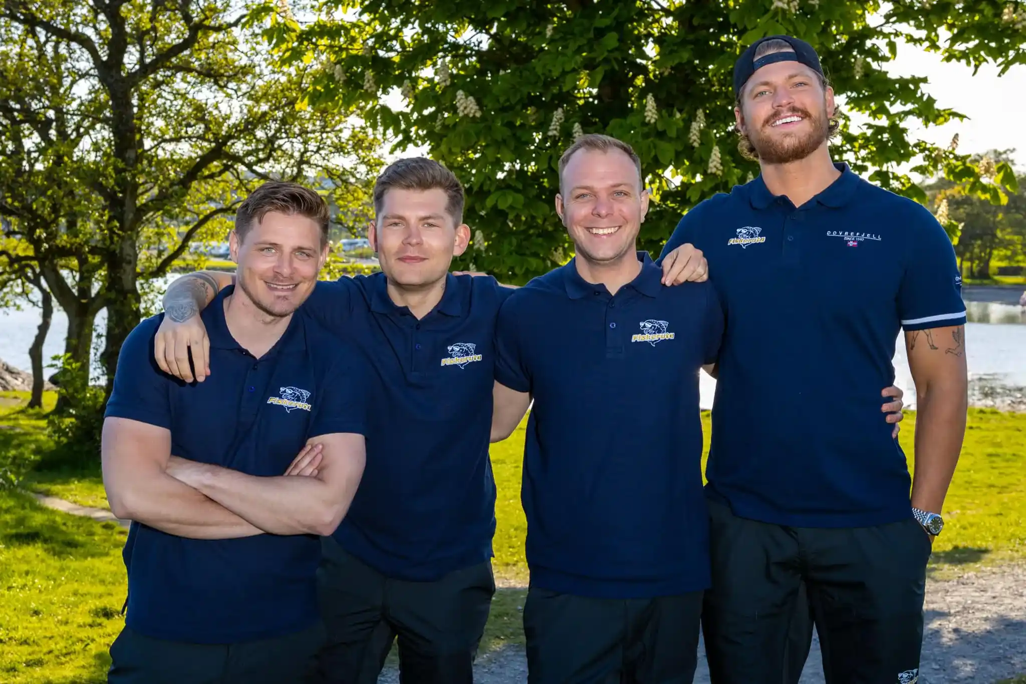 Forside Fiskerutagutta fra Fiskeruta leverer ferskfrosset sjømat med fiskebilen